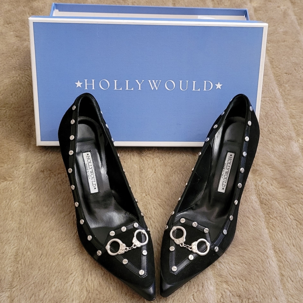 Hollywould $465 New with Box black pumps w metal handcuffs